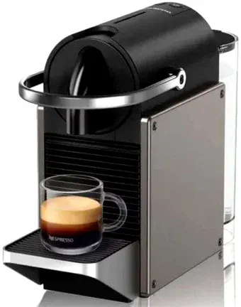 Капсульная кофеварка Nespresso Pixie C62 Titan