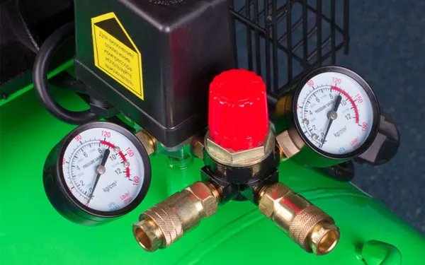 Компрессор ECO AE-704-22 (340 л/мин, 8 атм, поршневой, масляный, ресив. 70 л, 220 В, 2.20 кВт) — фото 2